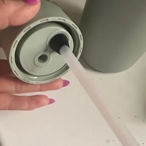 simple modern sage green S'well-style Straw Lid Water Bottle - Picture 4 of 6